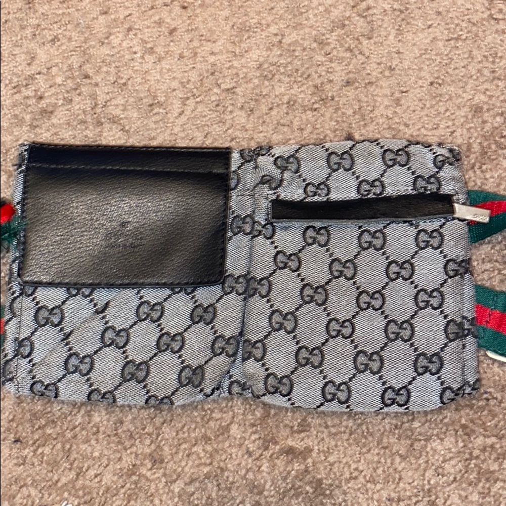 A Gucci pouch